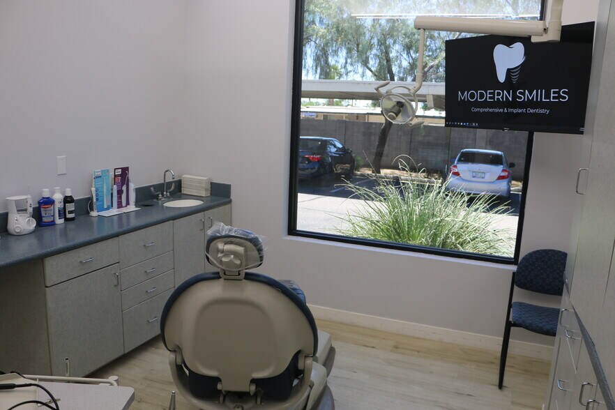 More Photos Of 2933 W Cactus Rd, Phoenix Medical For Sale