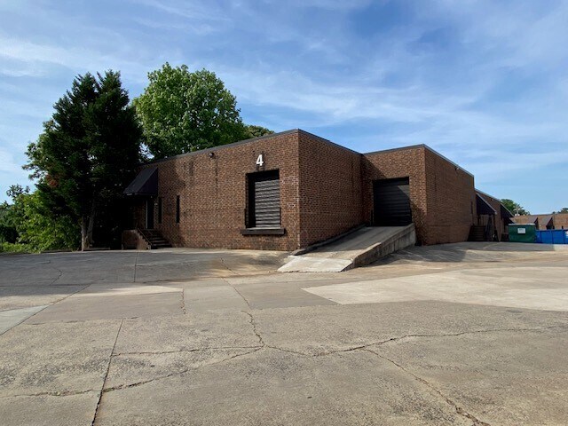 More Photos Of 600 Griffith Rd, Charlotte Warehouse For Lease