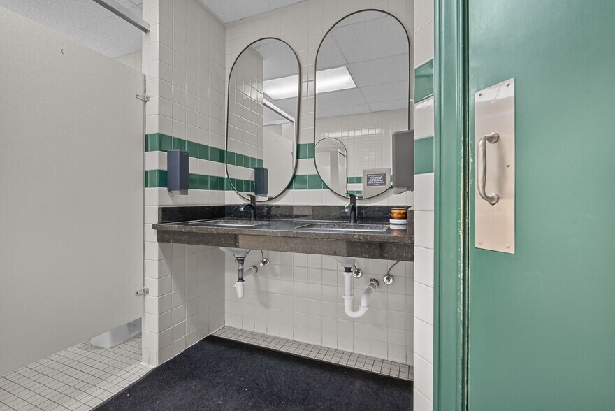 More Photos Of 983 N Highway 123 Byp, Seguin Restaurant For Sale