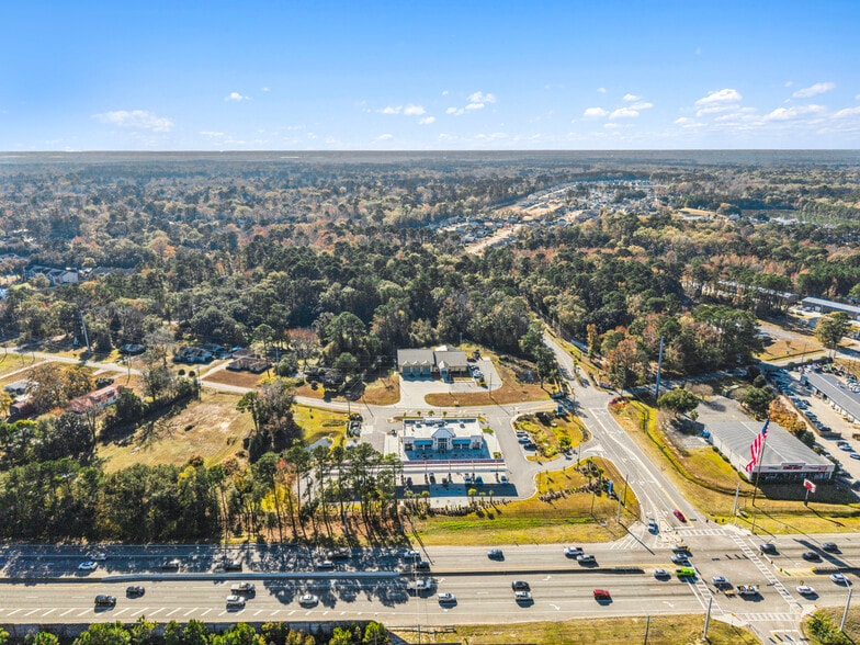 More Photos Of 1750 Grove Point Rd, Savannah Service Station For Sale