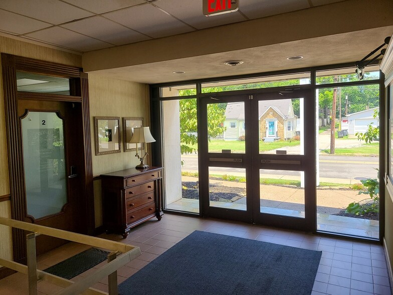 More Photos Of 2701-2709 Washington ave, Evansville Office For Sale