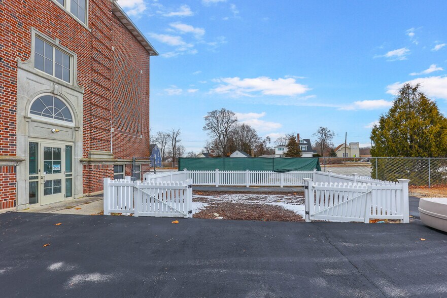 More Photos Of 651 Norwich Rd, Plainfield Schools For Sale