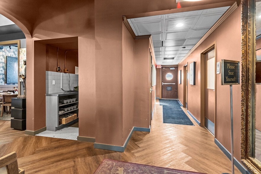More Photos Of 664 Grand Ave, Saint Paul Storefront Retail Residential For Lease