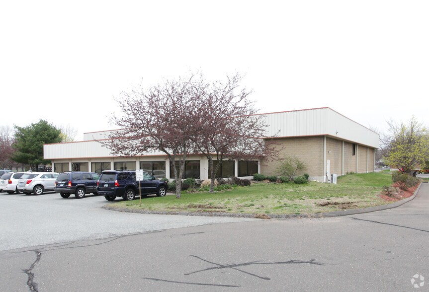 More Photos Of 101 Bidwell Rd, South Windsor Warehouse For Lease