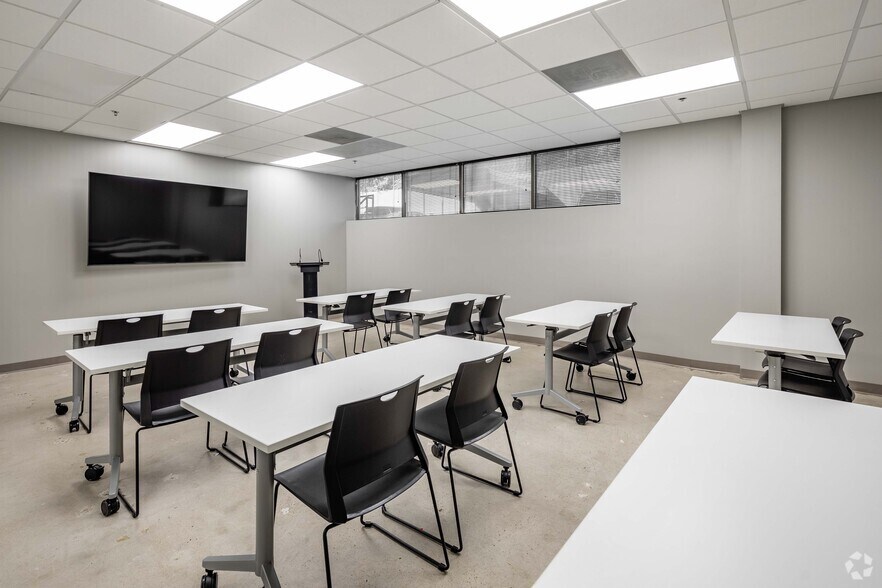 More Photos Of 1161 Murfreesboro Pike, Nashville Office For Lease