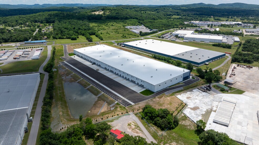 More Photos Of 575 Maddox Simpson Pkwy, Lebanon Distribution For Lease