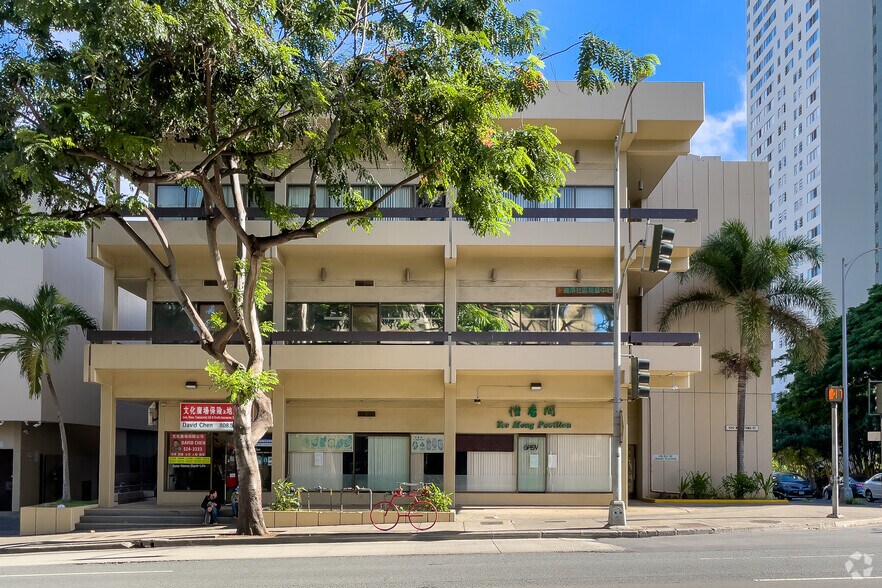 More Photos Of 100 N Beretania St, Honolulu General Retail For Lease