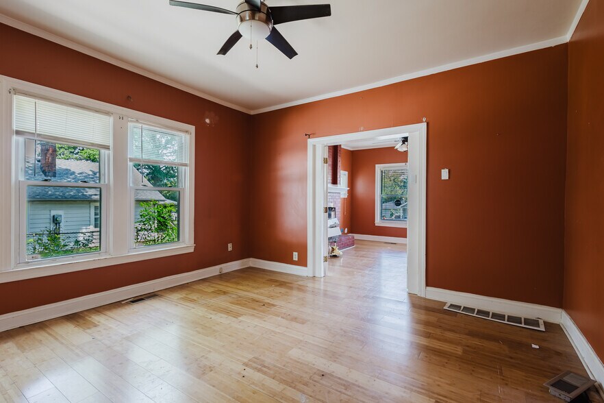 More Photos Of , Lexington Specialty For Sale