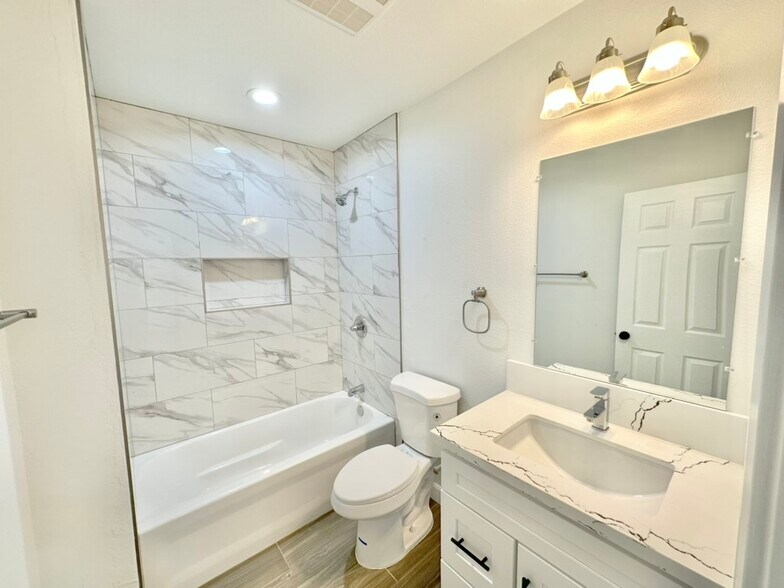 More Photos Of 10720 Charnock Rd, Los Angeles Multifamily For Sale