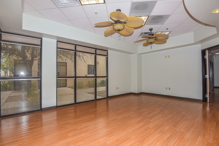 More Photos Of 8410 W Thomas Rd, Phoenix Medical For Sale