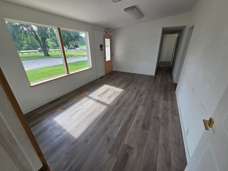 More Photos Of 77 Orangewick Dr N, Lewis Center Office For Lease