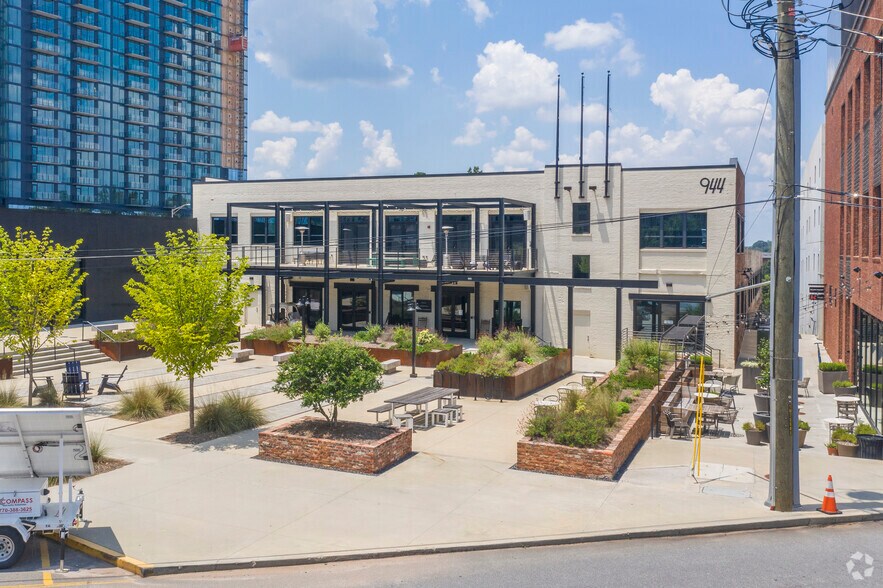 More Photos Of 934-976 Brady Ave NW, Atlanta Coworking Space