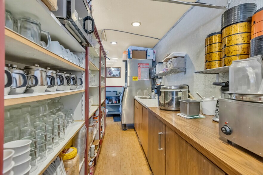More Photos Of 7223 55th St, Sacramento Restaurant For Sale