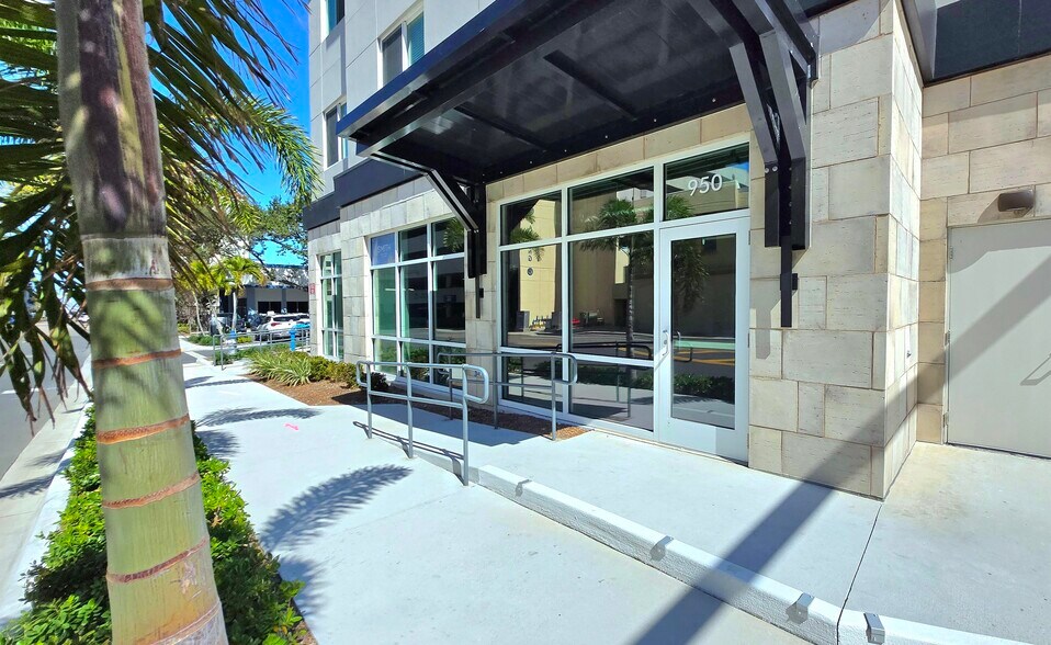 More Photos Of 920 Manatee Ave W, Bradenton Apartments For Lease