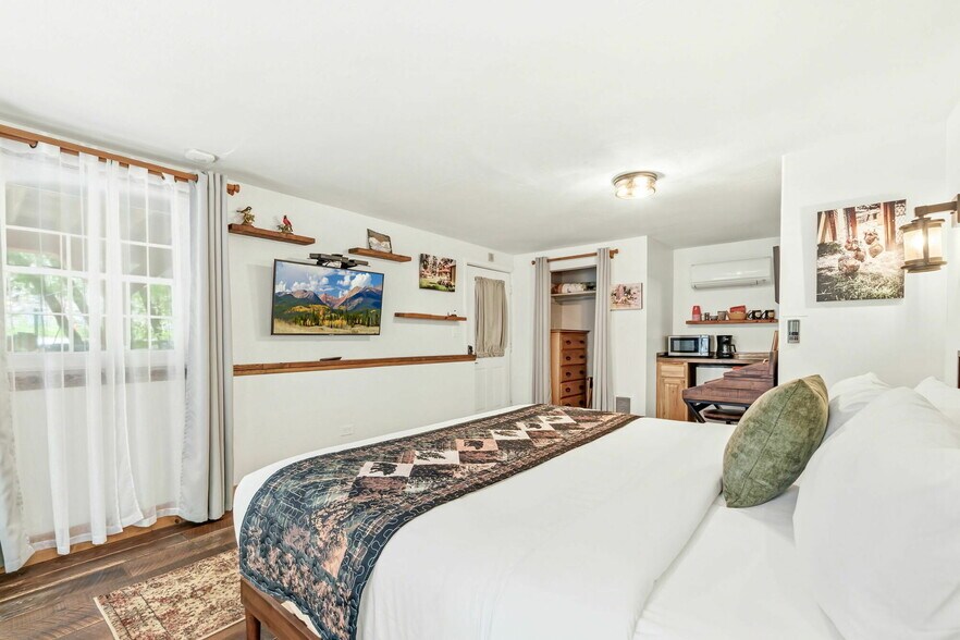 More Photos Of 4980 Highway 73, Evergreen Hotel For Sale