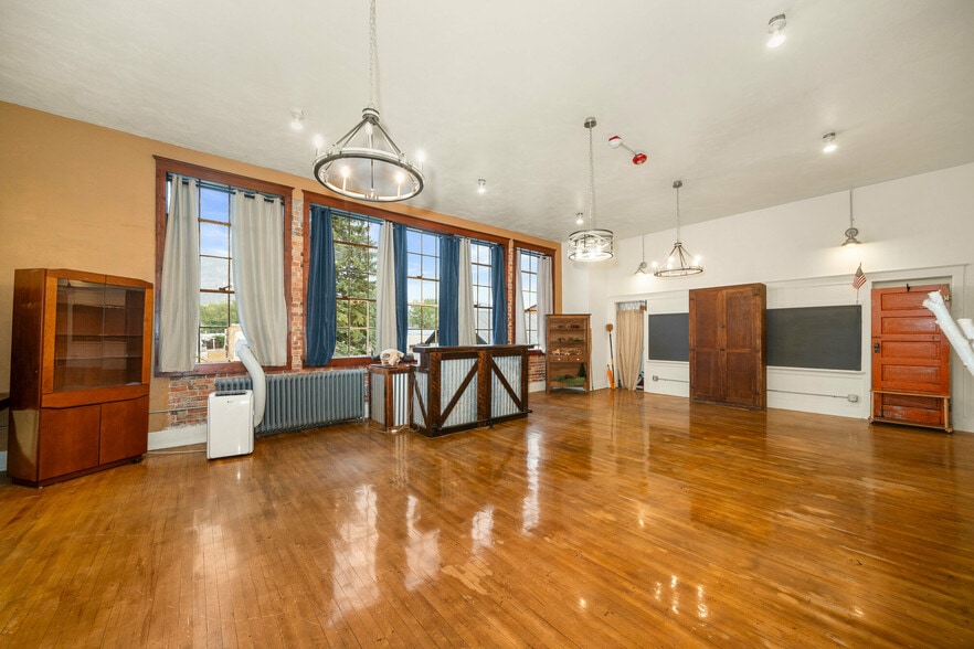 More Photos Of 508 E Main Ave, Chewelah Office For Sale