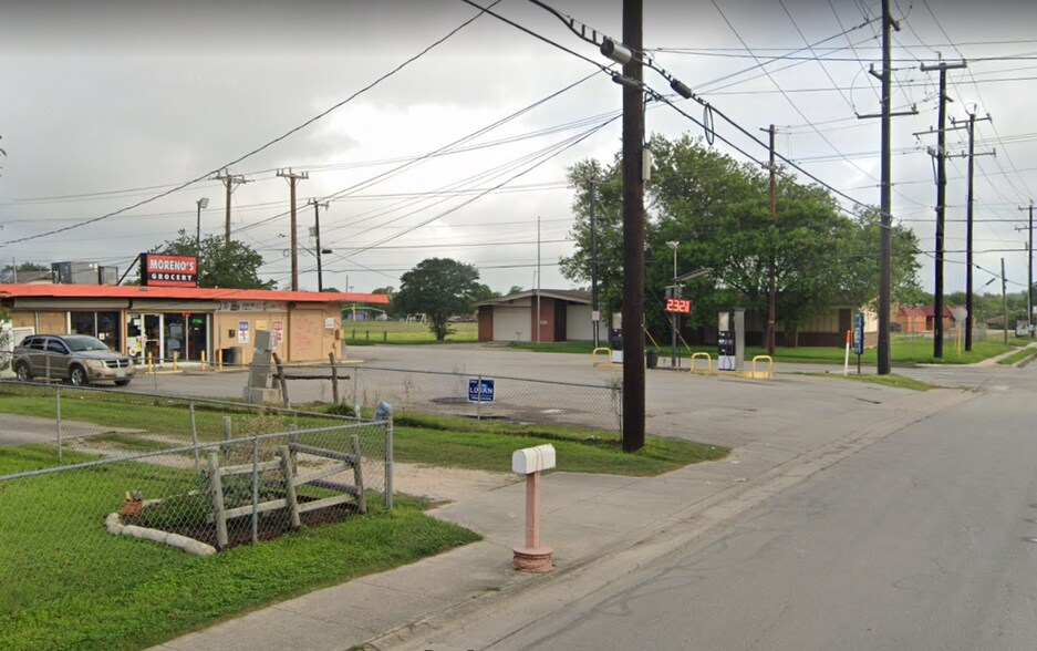 More Photos Of 4103 Commercial Ave, San Antonio Convenience Store For Sale