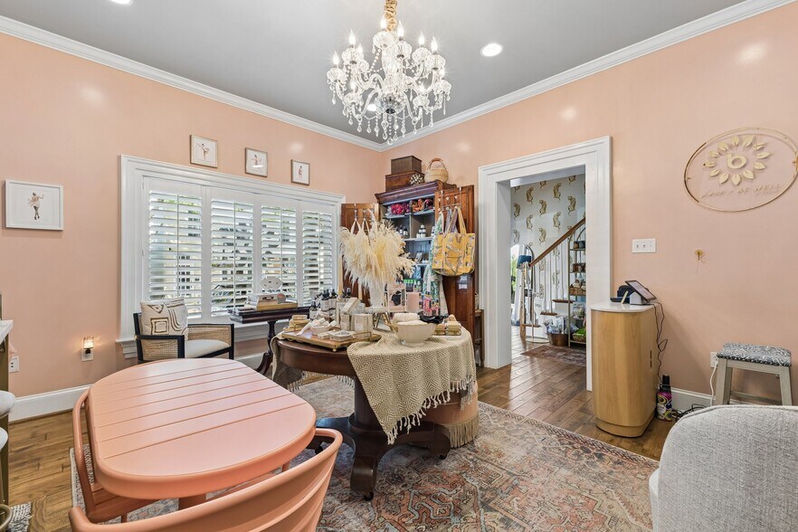 More Photos Of 63 Main St, Warrenton Office For Sale