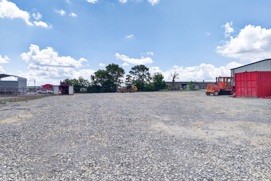 More Photos Of 109 Tabor Dr, Crossville Industrial For Sale