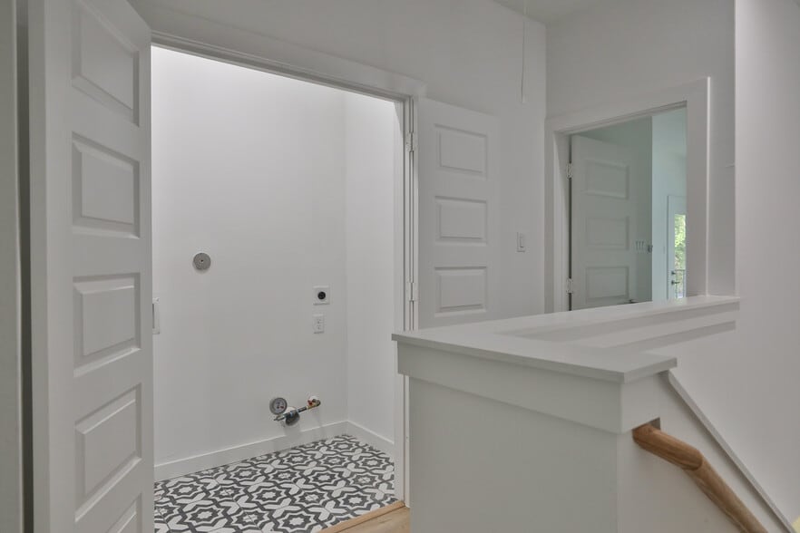 More Photos Of 9339 Lavender St, Houston Apartments For Sale