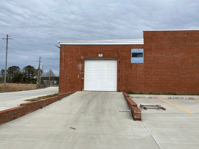More Photos Of 599 Raleigh Rd, Henderson Warehouse For Lease
