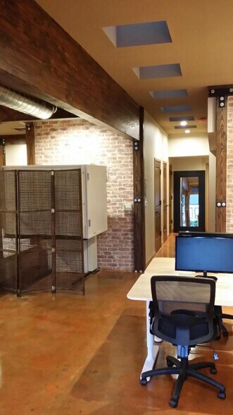 More Photos Of 1617-1619 4th St, Santa Rosa Office For Sale