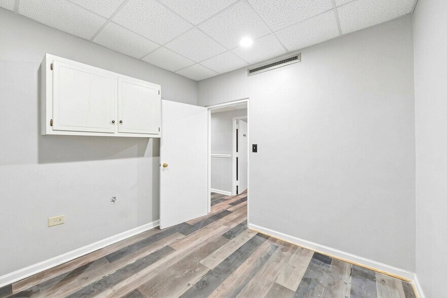 More Photos Of 224 E Broad St, Winder Medical For Sale