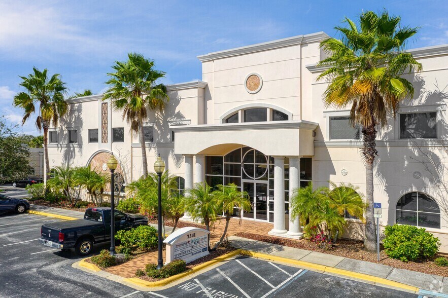 More Photos Of 7341 Office Park Pl, Melbourne Office Residential For Lease