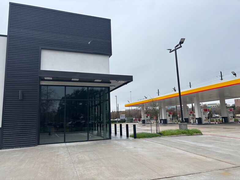 More Photos Of 18247 Katy fwy, Houston Restaurant For Lease