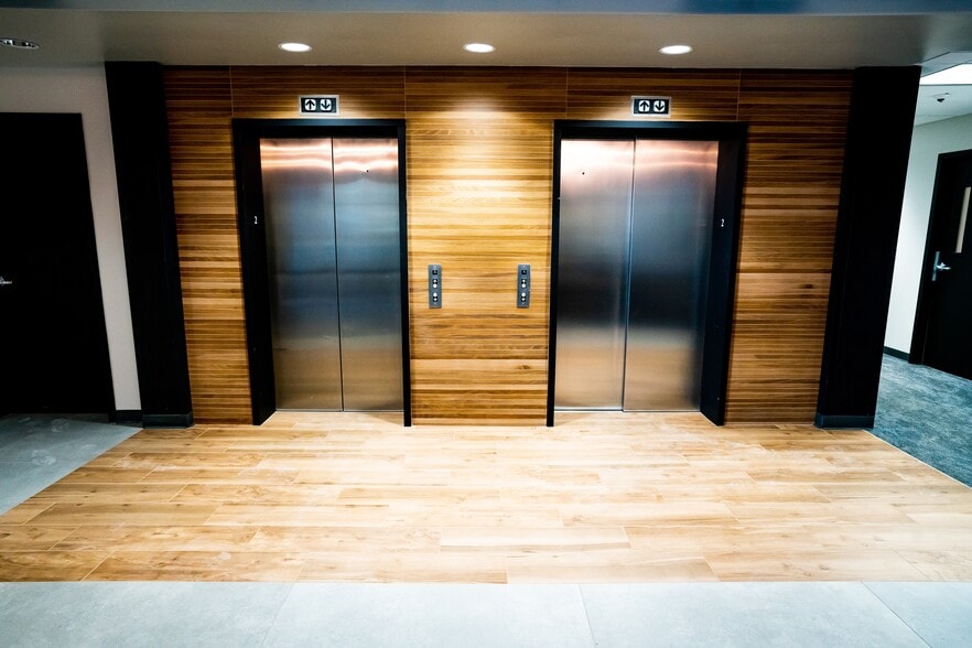 More Photos Of 775 W Broad St, Columbus Medical For Lease