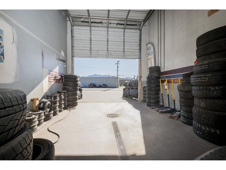 More Photos Of 8815 Young Rd, Chilliwack Auto Repair For Sale