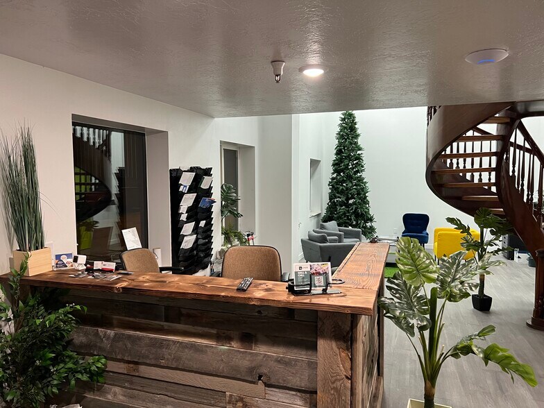 More Photos Of 1657 N State St, Lehi Manufacturing For Lease