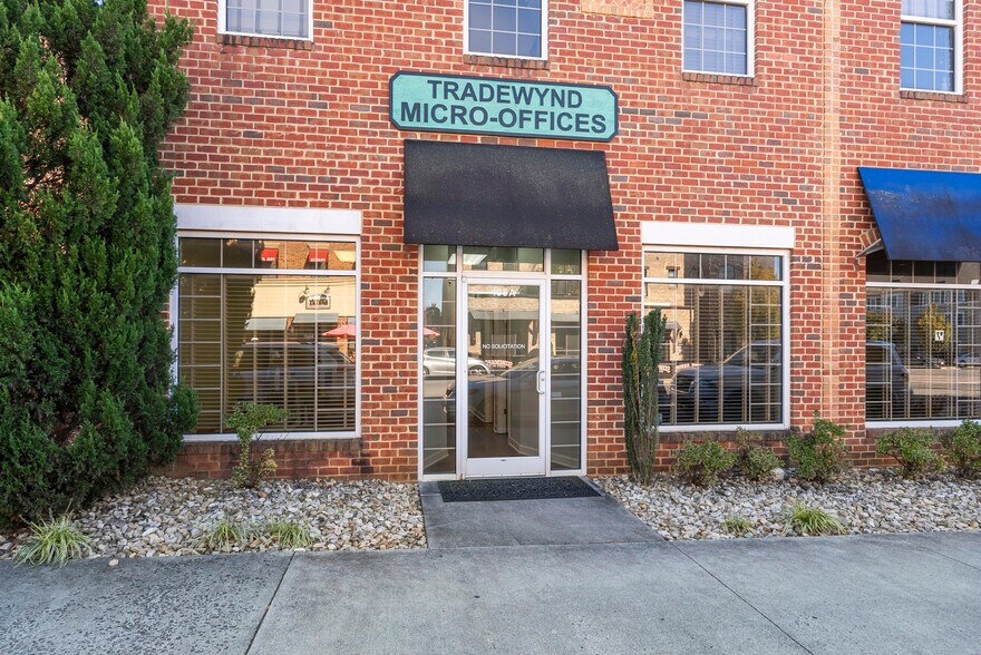 More Photos Of 103-105 Tradewynd Dr, Lynchburg Medical For Sale