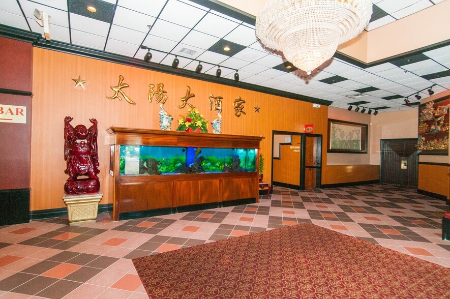 More Photos Of 1069 State Route 18, East Brunswick Restaurant For Sale