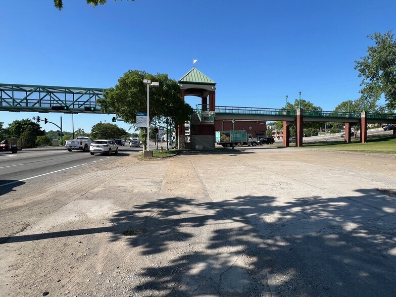 More Photos Of 261 Riverside dr, Clarksville Land For Sale