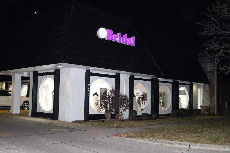 More Photos Of 19471 W 10 Mile Rd, Southfield Storefront Retail Office For Sale