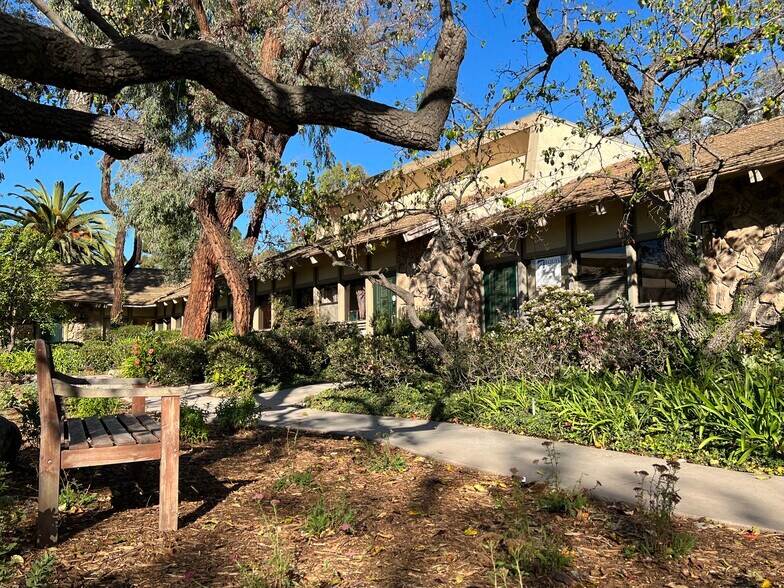 More Photos Of 2021 Sperry Ave, Ventura Office For Lease