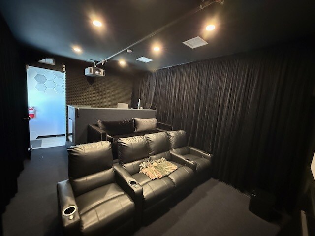 More Photos Of 2909 E 1st St, Los Angeles Office For Sale