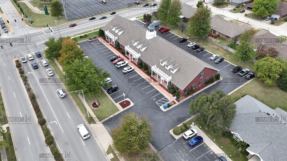 More Photos Of 1411 E Primrose St, Springfield Office For Lease