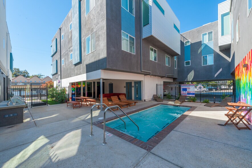 More Photos Of 1033 W 5th St, Chico Apartments For Sale