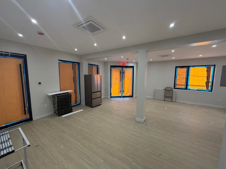 More Photos Of 12-36 31st Dr, Long Island City Storefront Retail Residential For Lease