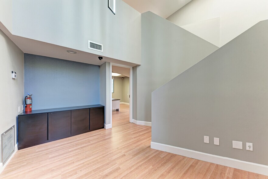 More Photos Of 1771 Manatee Ave W, Bradenton Loft Creative Space For Lease