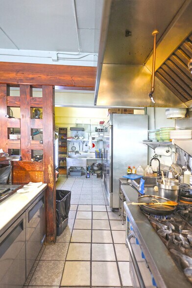 More Photos Of 1676-1690 Shattuck Ave, Berkeley Storefront Retail Office For Sale