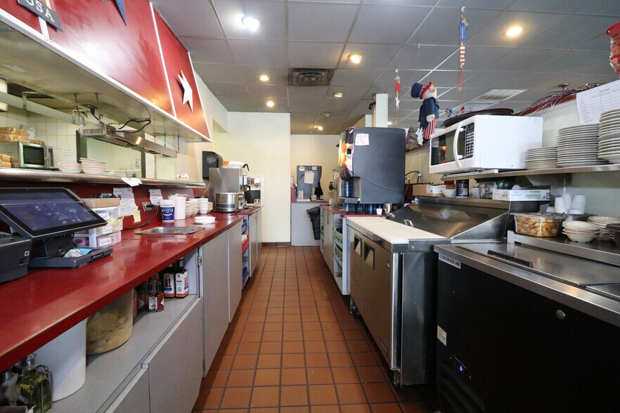 More Photos Of 116 Indiana St, Punxsutawney Restaurant For Sale
