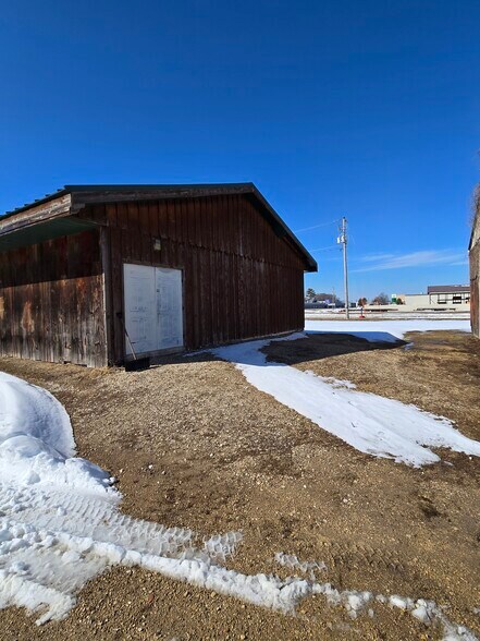 More Photos Of 330 N Marquette Rd, Prairie Du Chien General Retail For Lease