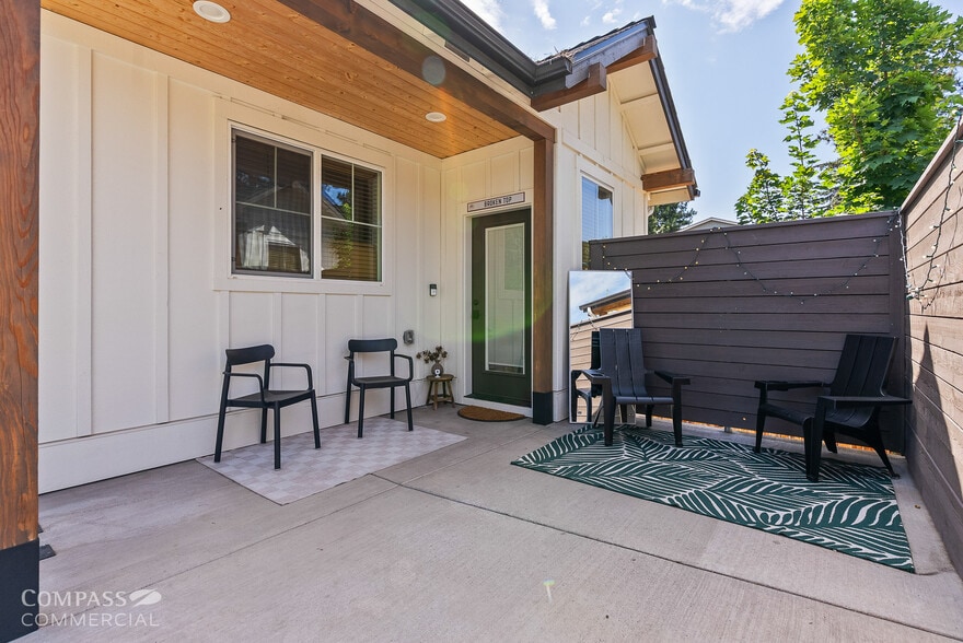 More Photos Of 61615 Alstrup Rd, Bend Apartments For Sale