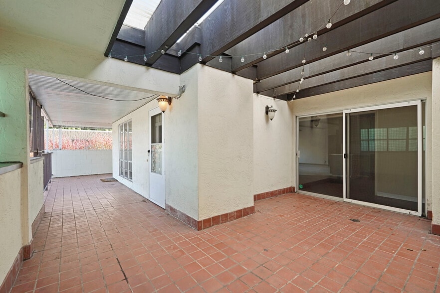 More Photos Of 1370 Santa Rosa St, San Leandro Funeral Home For Sale