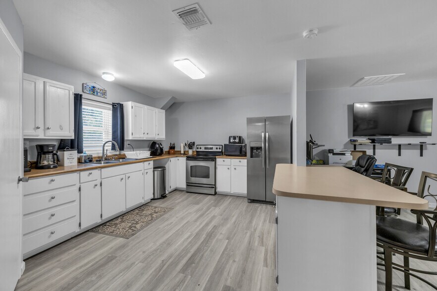 More Photos Of 2001 Ponderosa Dr, New Braunfels Specialty For Sale