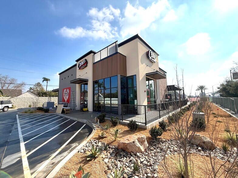 More Photos Of 1303 Bristol St, Santa Ana Fast Food For Sale