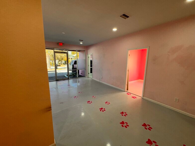 More Photos Of 463 Grant St, Dunedin Restaurant For Lease